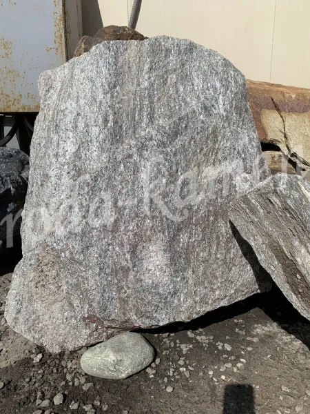 Валун серебрит «Горный блеск» (Казбек)