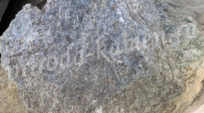Валун серебрит «Горный блеск» (Казбек)